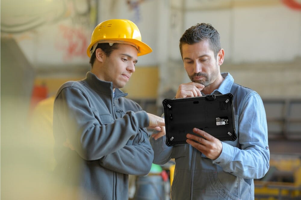Challenger W12 12inch rugged Windows tablet by Minno Tablet in the field, warehouse, logistics