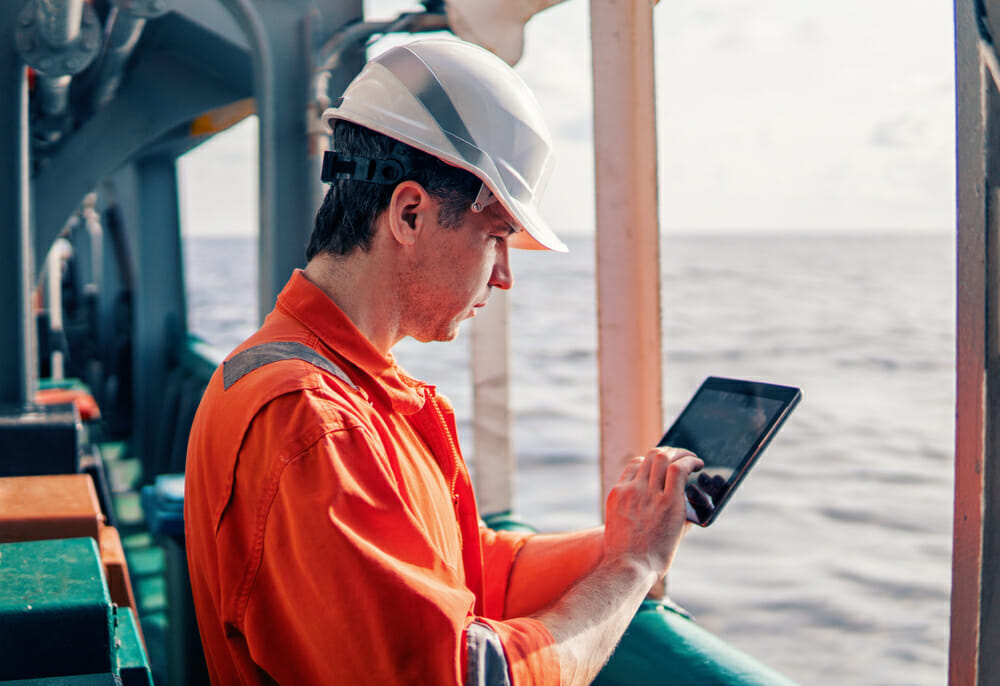 Minno Rugged Tablets provide waterproof tablets that can be used when wet making it perfect for work in harbors, marinas, and on boats.